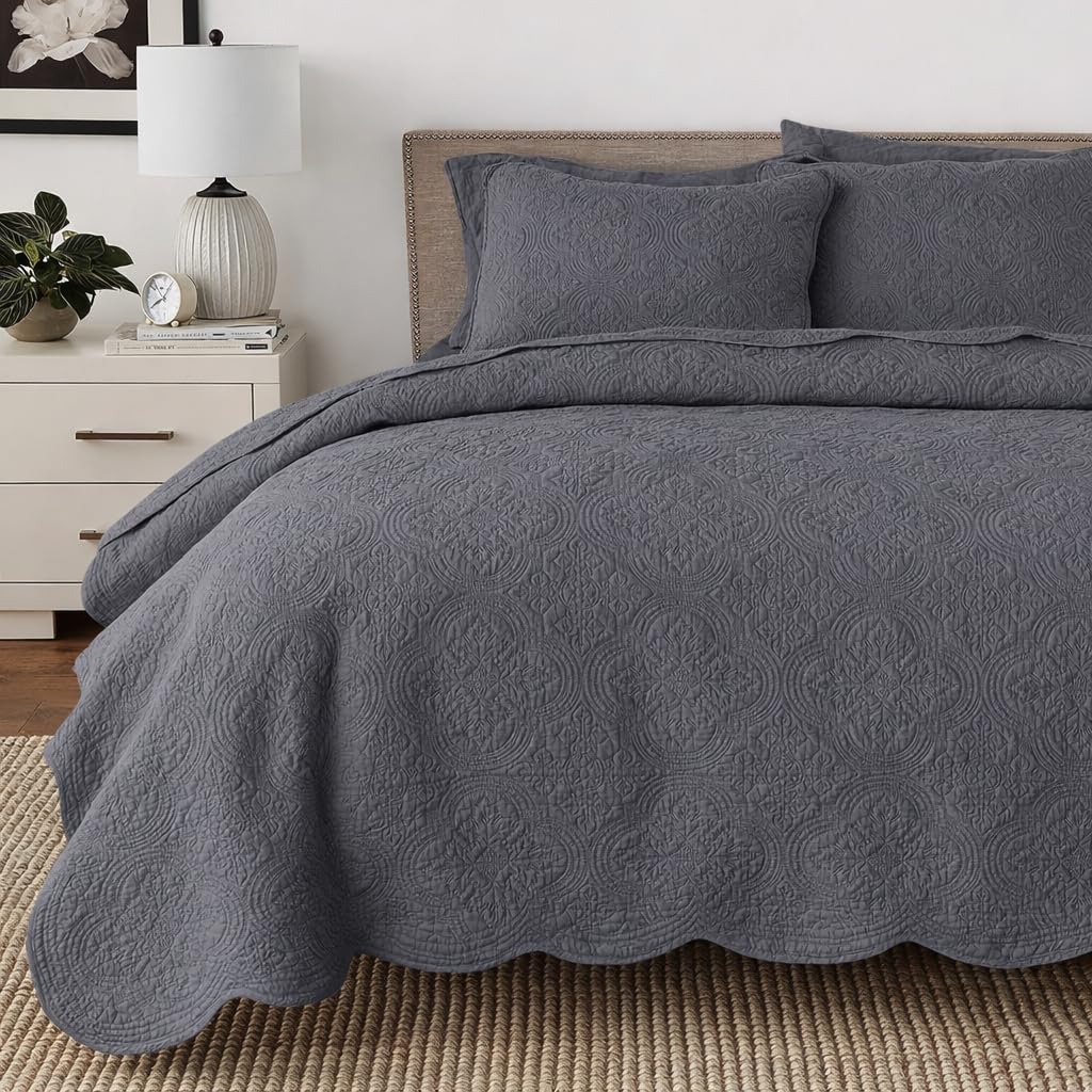 Cozy Line Home Fashions 100% Cotton Medallion Off White Matelasse Embossed Bedding Quilt Set, Reversible Lightweight Bedspread, Coverlet for All Season (Blantyre - Ivory, Queen - 3 piece)