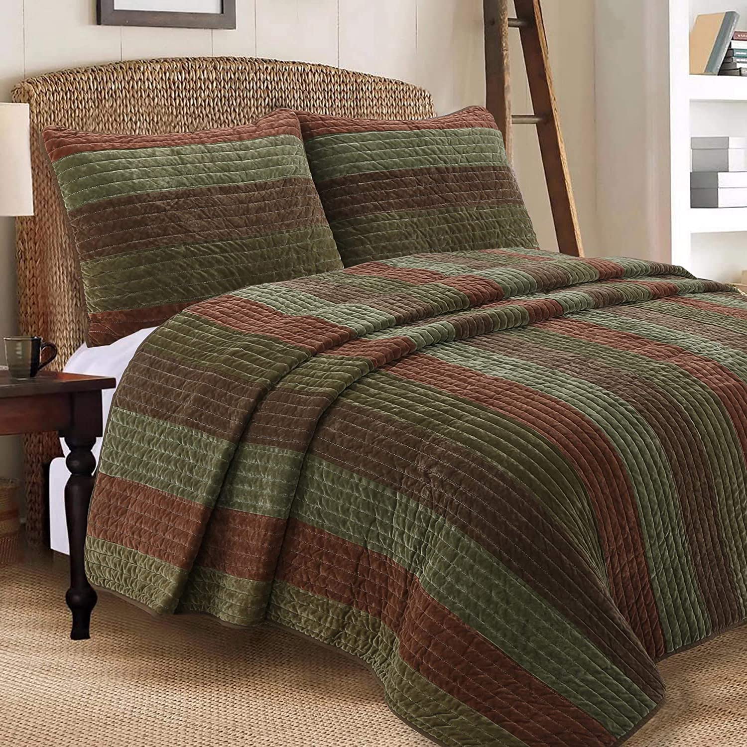 Khaki Red Farmhouse Patchwork Quilt Set, Queen Size 3-Piece Reversible Cotton Bedding
