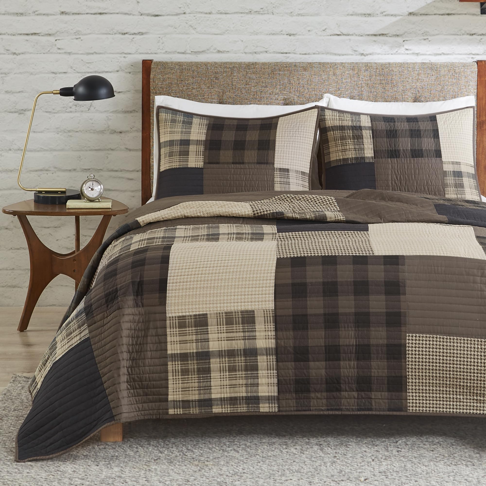 Woolrich Winter Plains Reversible Quilt Set - Cottage Styling Reversed to Solid Color, All Season Lightweight Coverlet, Cozy Bedding Layer, Matching Shams, Oversized Full/Queen, Stripes Taupe 3 Piece