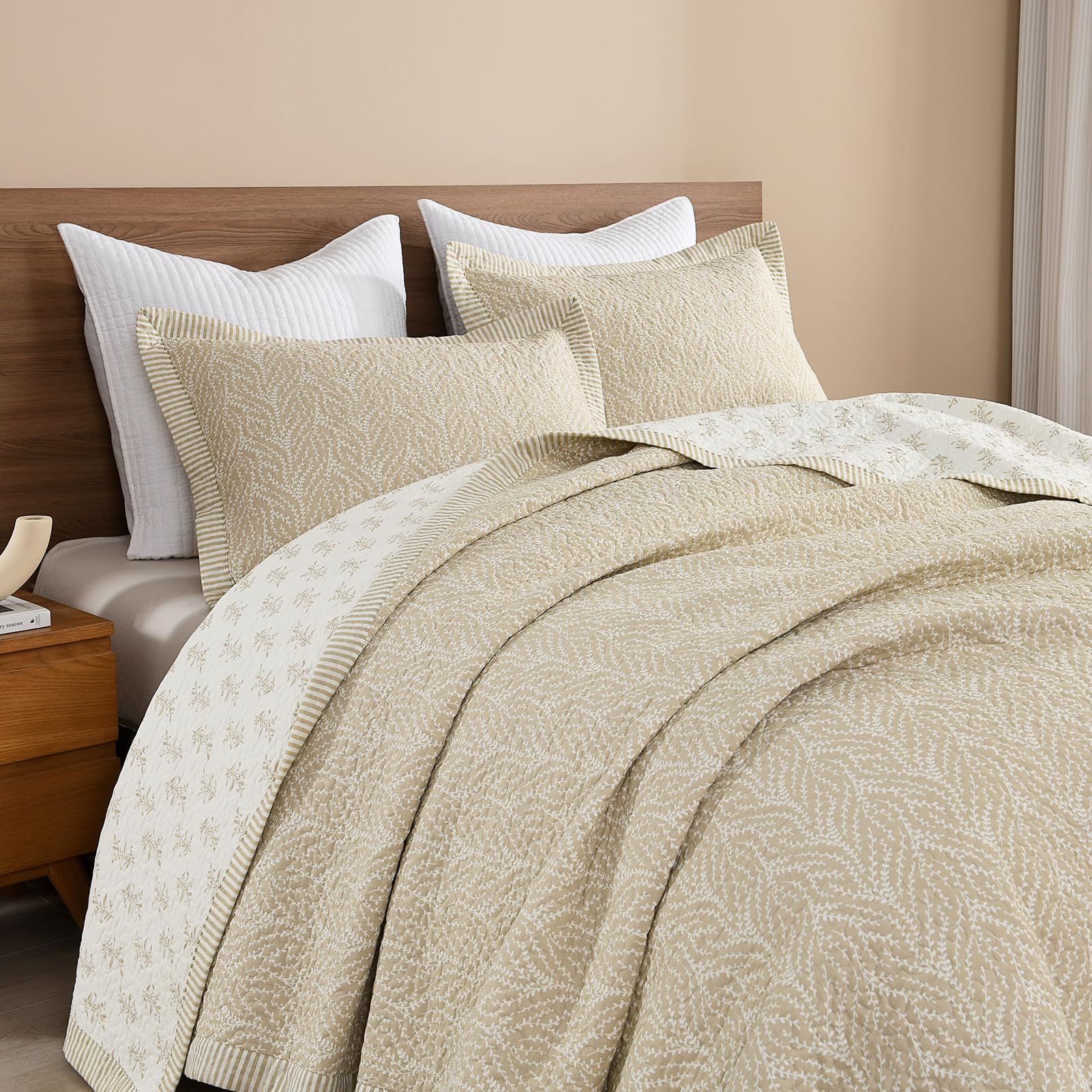 SahSahCasa Quilt Set Queen Size, 100% Cotton Quilt Bedding Set Bedspread, Botanical Pattern Solid Color Chic Lightweight Quilted Comforter for Queen Bed, White/Grayish-Blue, All Season, 3 Pieces
