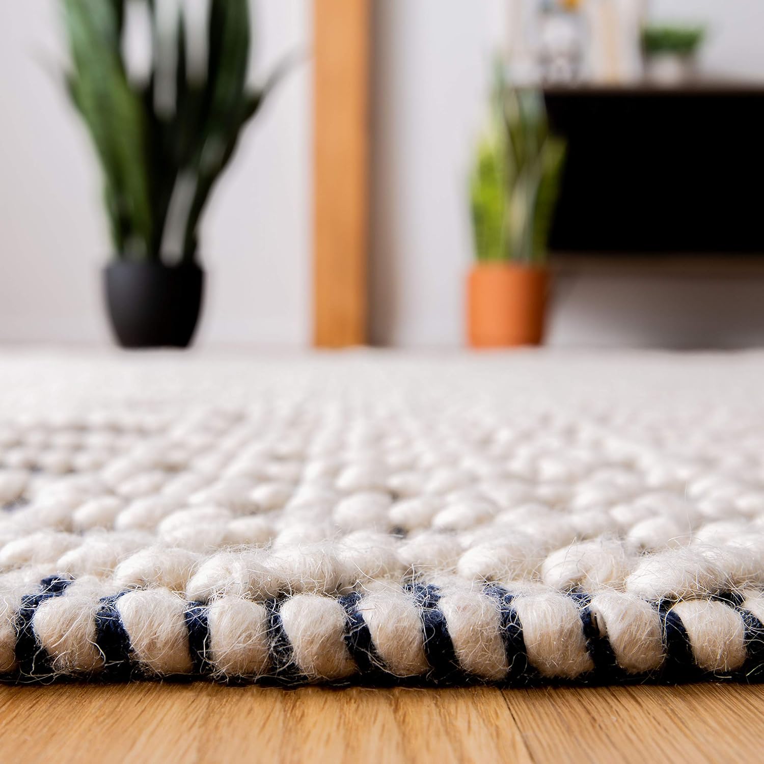 SAFAVIEH Natura Collection Area Rug - 5' x 8', Ivory & Navy, Handmade Moroccan Boho Wool Fringe, Ideal for High Traffic Areas in Living Room, Bedroom (NAT852N)