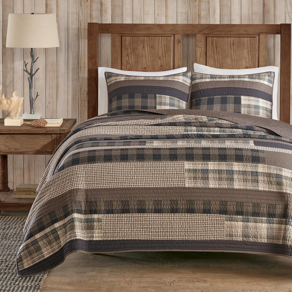 Woolrich Winter Plains Reversible Quilt Set - Cottage Styling Reversed to Solid Color, All Season Lightweight Coverlet, Cozy Bedding Layer, Matching Shams, Oversized Full/Queen, Stripes Taupe 3 Piece