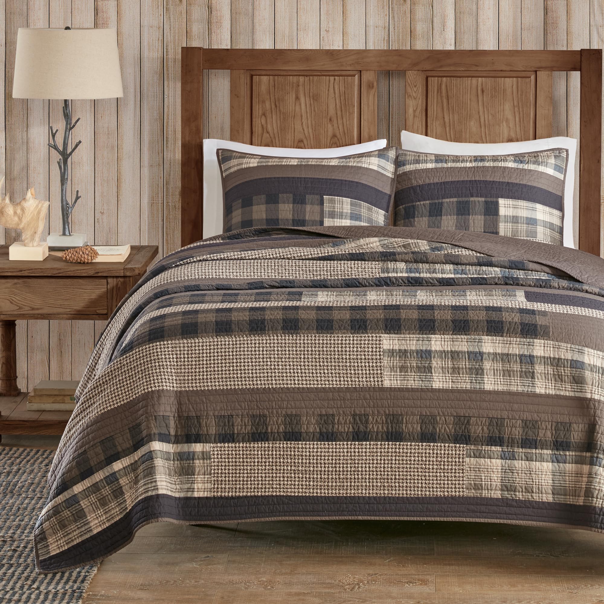 Woolrich Winter Plains Reversible Quilt Set - Cottage Styling Reversed to Solid Color, All Season Lightweight Coverlet, Cozy Bedding Layer, Matching Shams, Oversized Full/Queen, Stripes Taupe 3 Piece