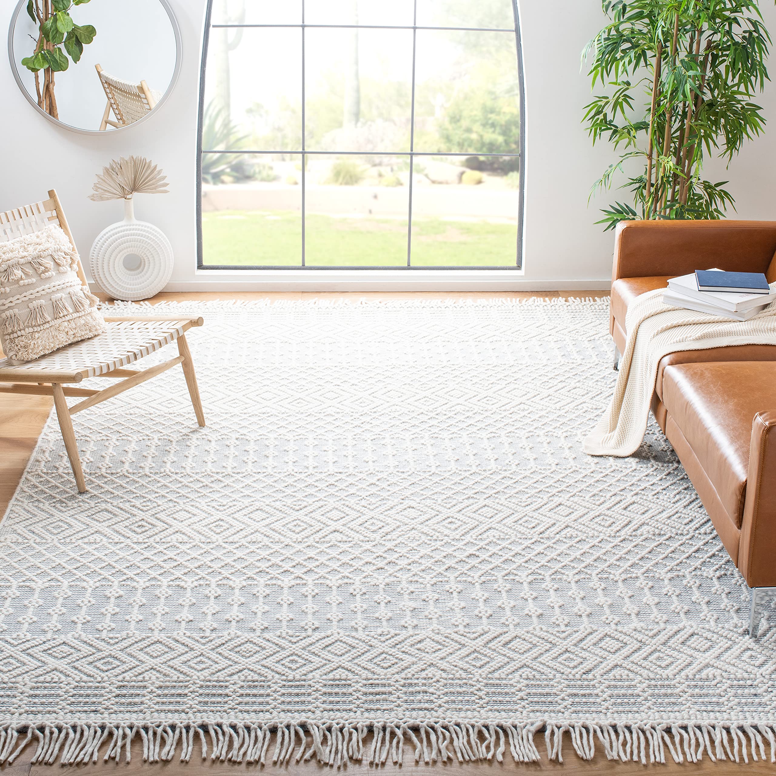 SAFAVIEH Natura Collection Area Rug - 5' x 8', Ivory & Navy, Handmade Moroccan Boho Wool Fringe, Ideal for High Traffic Areas in Living Room, Bedroom (NAT852N)