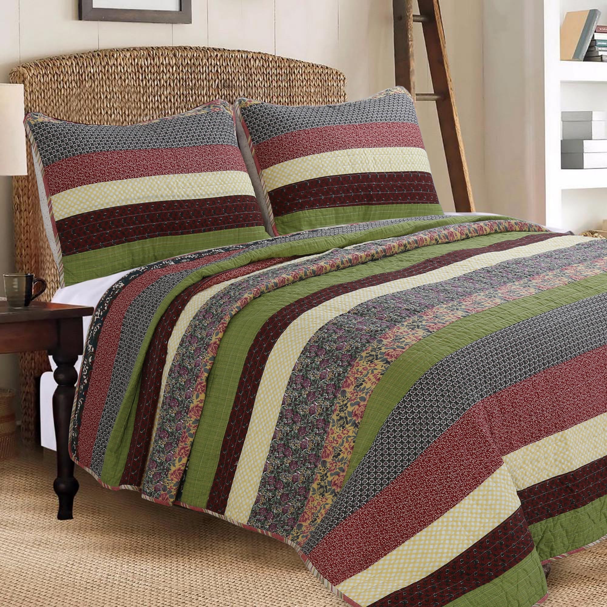 Khaki Red Farmhouse Patchwork Quilt Set, Queen Size 3-Piece Reversible Cotton Bedding