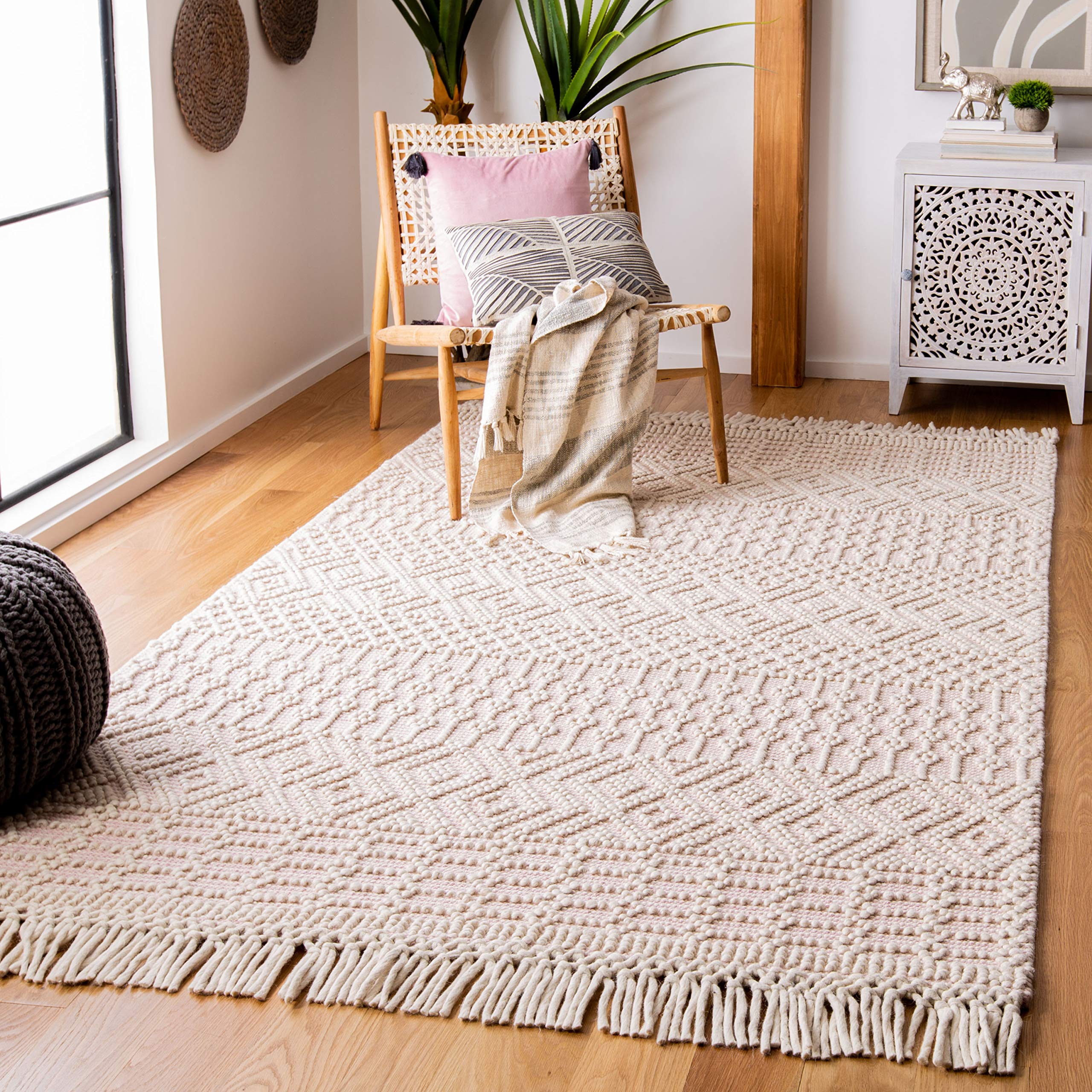 SAFAVIEH Natura Collection Area Rug - 5' x 8', Ivory & Navy, Handmade Moroccan Boho Wool Fringe, Ideal for High Traffic Areas in Living Room, Bedroom (NAT852N)