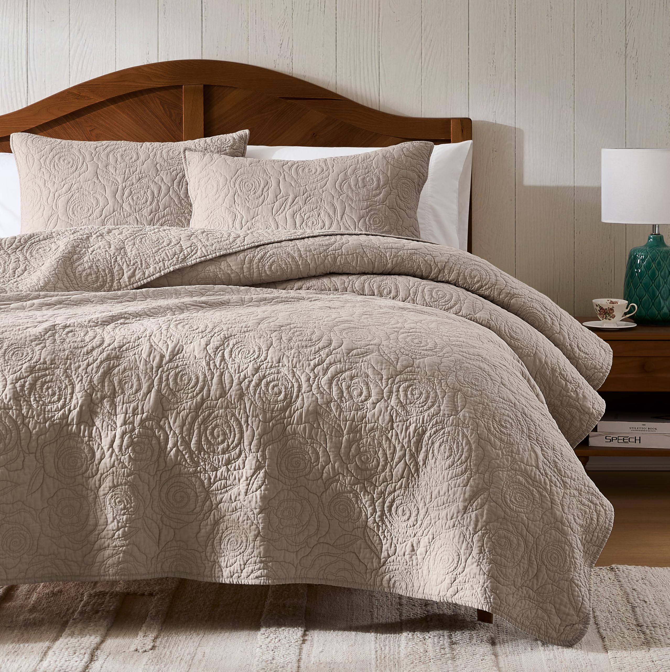 WDCOZY Beige 100% Cotton Quilt Queen Size Bedding Sets with 2 Pillow Shams, Floral Rosette Lightweight Bedspread Soft Farmhouse Patterned Coverlet Quilted Comforter Bed Cover for All Season, 3 Pieces