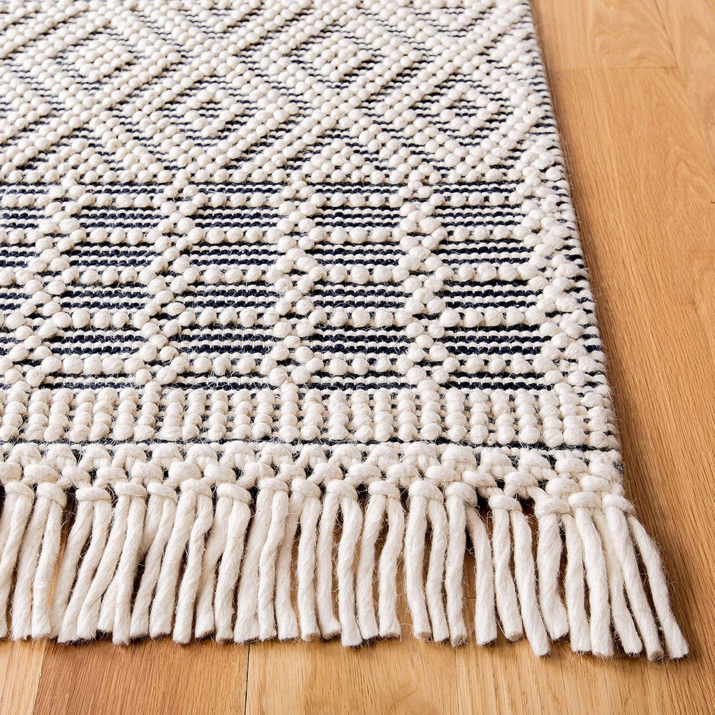 SAFAVIEH Natura Collection Area Rug - 5' x 8', Ivory & Navy, Handmade Moroccan Boho Wool Fringe, Ideal for High Traffic Areas in Living Room, Bedroom (NAT852N)