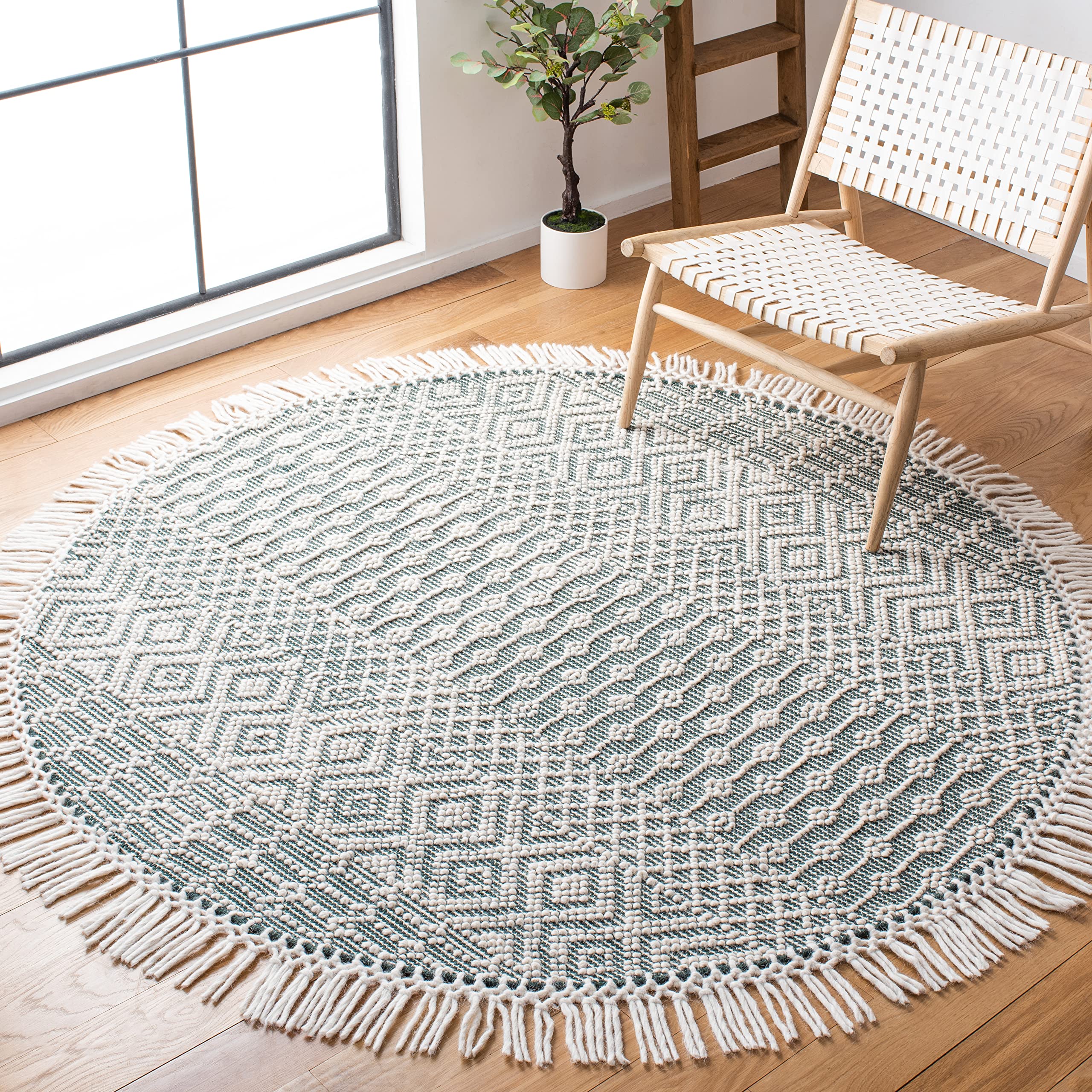 SAFAVIEH Natura Collection Area Rug - 5' x 8', Ivory & Navy, Handmade Moroccan Boho Wool Fringe, Ideal for High Traffic Areas in Living Room, Bedroom (NAT852N)